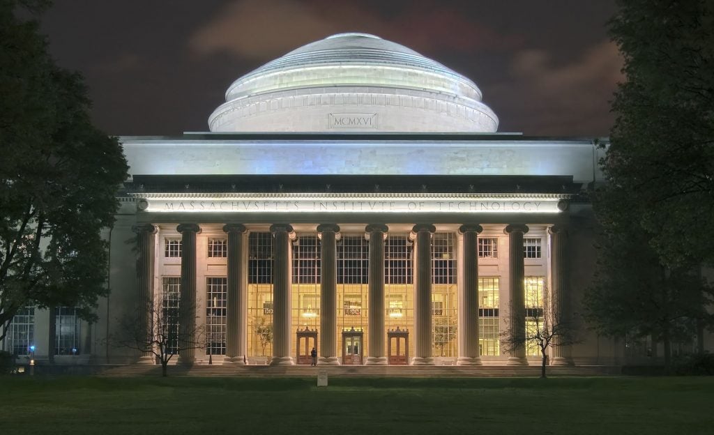 MIT_Dome_night1_Edit-compressor بررسی دانشگاه MIT