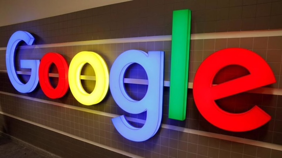 کمک ۸۰۰ میلیون دلاری گوگل  office-photo-building-illuminated-google-zurich-inside_7bbef648-5050-11e9-b593-df9071890b8d